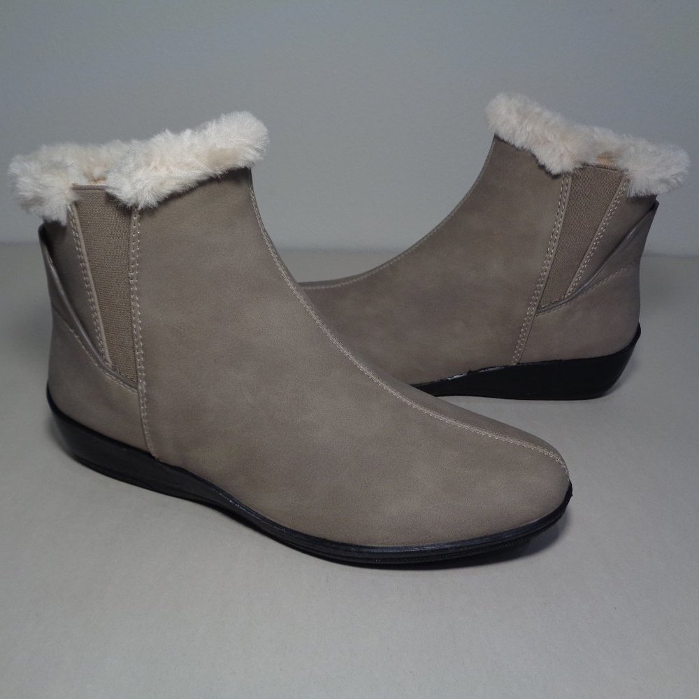 LifeStride Size 7 Wide IZZY COZY Putty Lotus Booties Boots New Women's Shoes